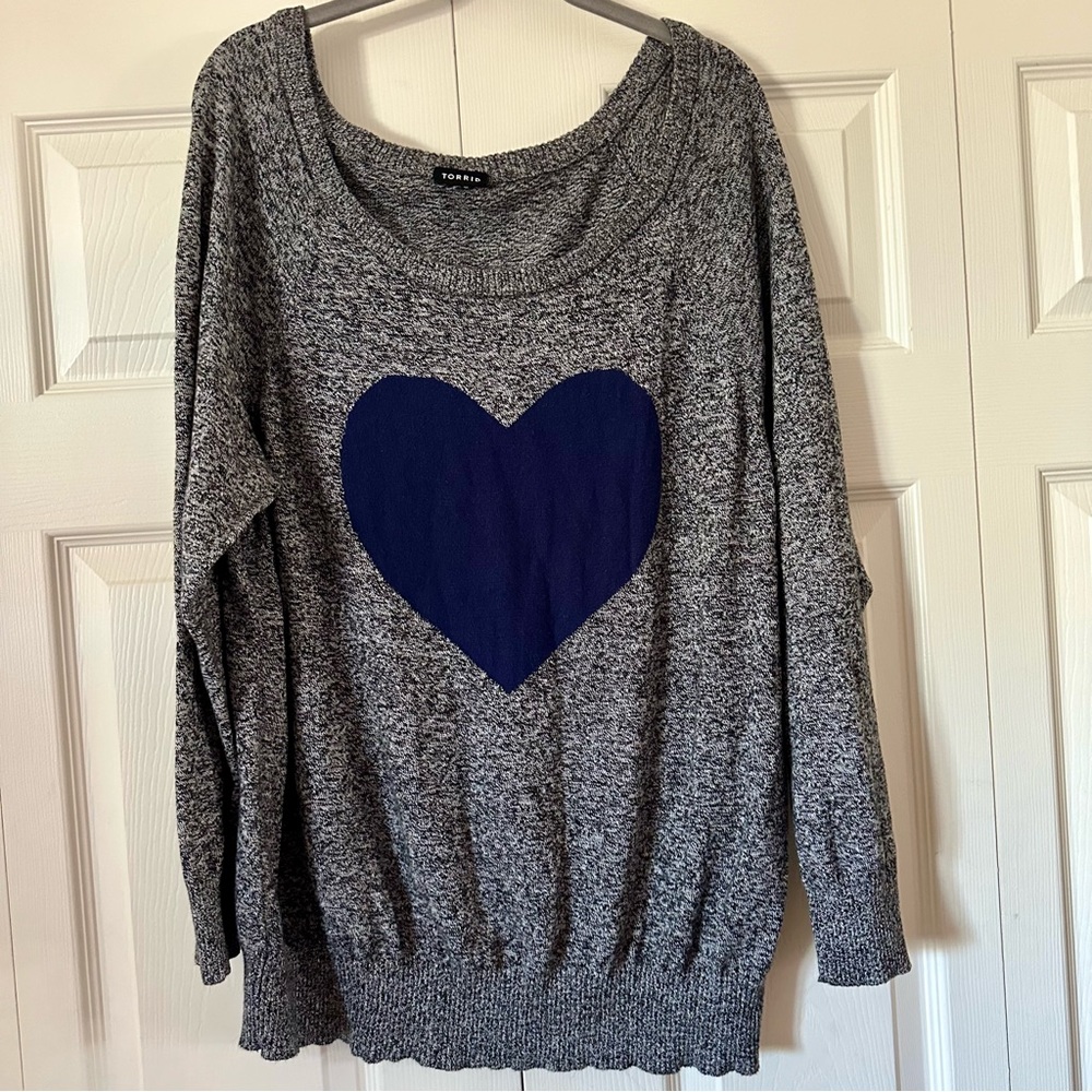 Torrid Heart Raglan Pullover Sweater Gray Sz 2‎ EUC